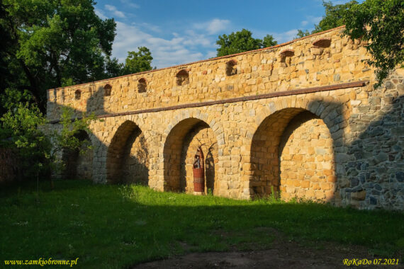 Złotoryja miejskie mury obronne.