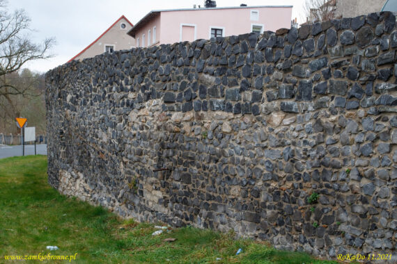 Gryf&oacute;w Śląski fragment średniowiecznych mur&oacute;w obronnych