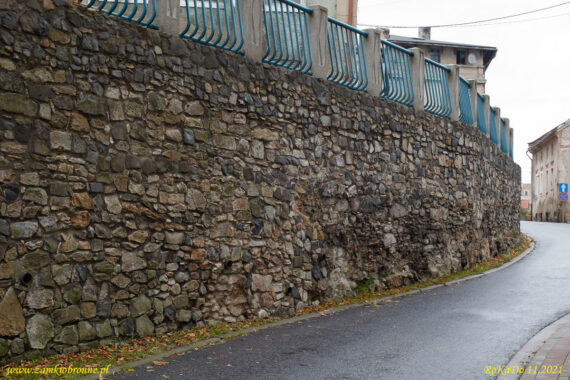 Gryf&oacute;w Śląski fragment średniowiecznych mur&oacute;w obronnych