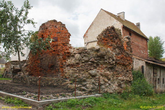 Dobre Miast miejskie mury obronne ruiny baszty