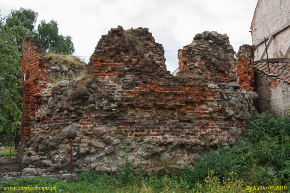 Dobre Miast miejskie mury obronne ruiny baszty