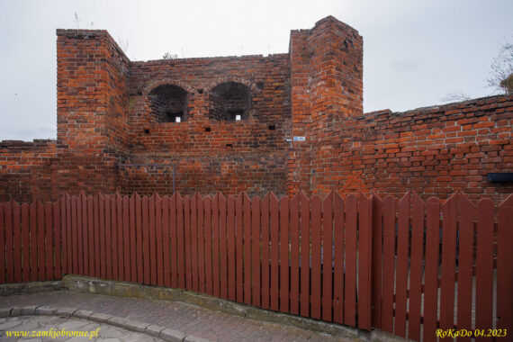 Miejskie mury obronne w Gniewie