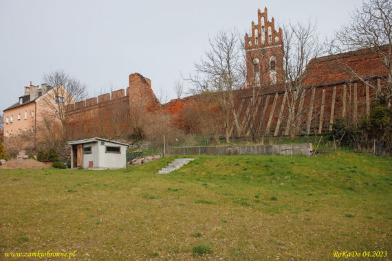 Miejskie mury obronne w Gniewie