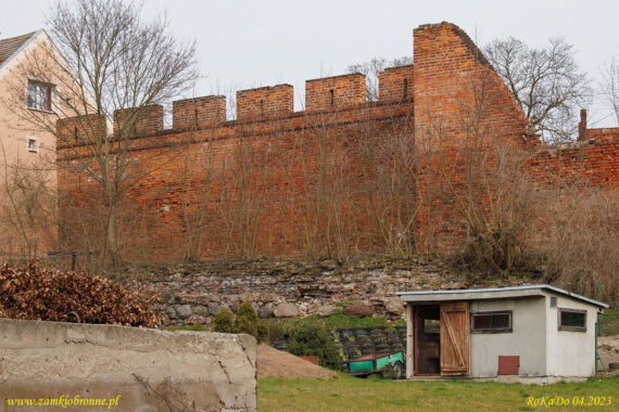 Miejskie mury obronne w Gniewie