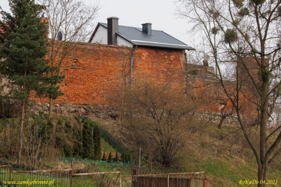 Miejskie mury obronne w Gniewie