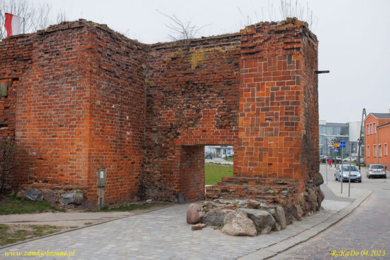 Miejskie mury obronne w Gniewie