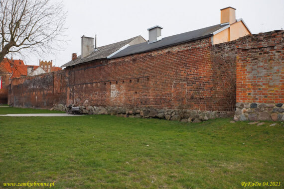 Miejskie mury obronne w Gniewie