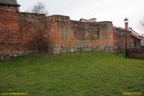 Miejskie mury obronne w Gniewie