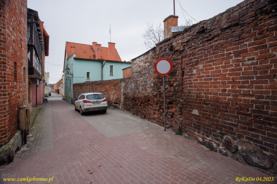 Miejskie mury obronne w Gniewie