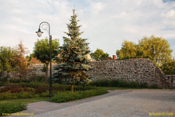 Jeziorany miejskie mury obronne