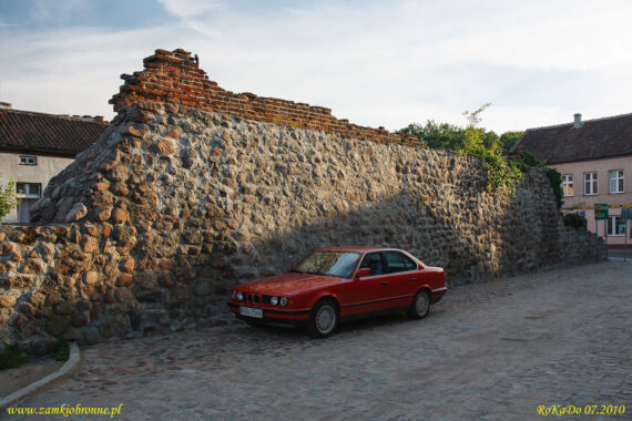 Jeziorany miejskie mury obronne