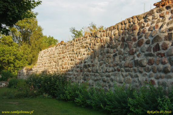 Jeziorany miejskie mury obronne