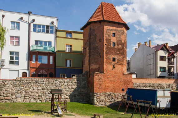 Miejskie mury obronne Chojnic baszta Wronia