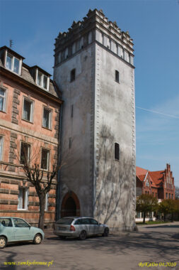 Miejskie mury obronne Grodk&oacute;w brama Ziębicka