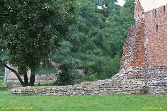 Radom miejskie mury obronne pozostałości bramy Krakowskiej