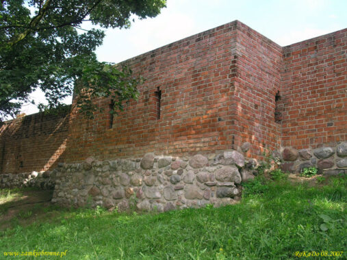 Golub miejskie mury obronne.