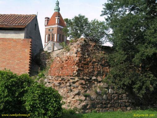 Golub miejskie mury obronne.