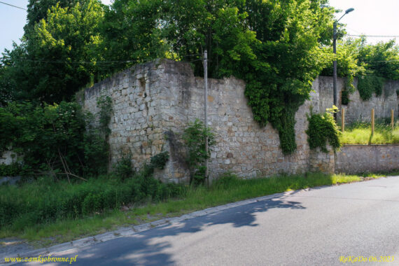 Nowogrodziec miejskie mury obronne
