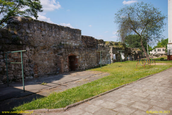 Nowogrodziec miejskie mury obronne