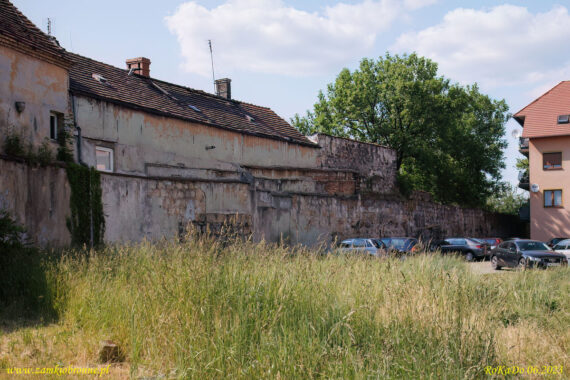 Nowogrodziec miejskie mury obronne