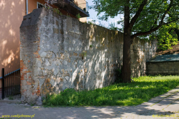 Nowogrodziec miejskie mury obronne