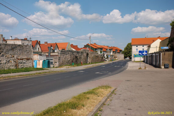 Nowogrodziec miejskie mury obronne