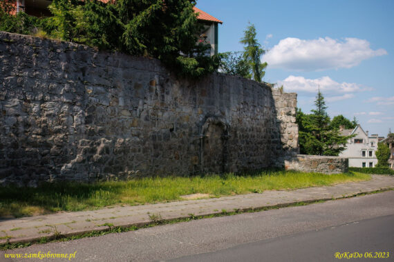 Nowogrodziec miejskie mury obronne