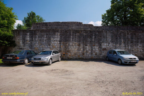 Nowogrodziec miejskie mury obronne