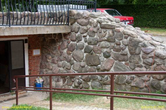 Miejskie mury obronne Ostr&oacute;dy częściowo rekonstruowany fragment umocnień