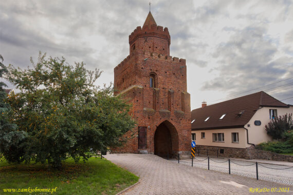 Lipiany miejskie mury obronne brama Pyrzycka