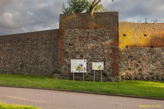 Lipiany miejskie mury obronne odcinek z trzema basztami