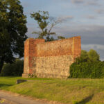 Lipiany miejskie mury obronne odcinek z trzema basztami