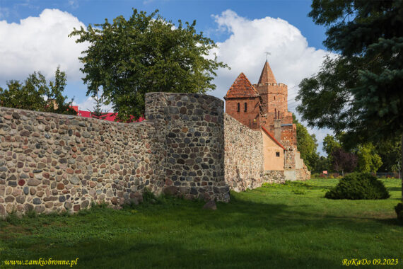 Trzcińsko miejskie mury obronne z czatownią