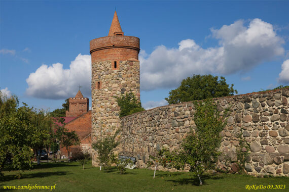 Trzcińsko miejskie mury obronne baszta Lodowa