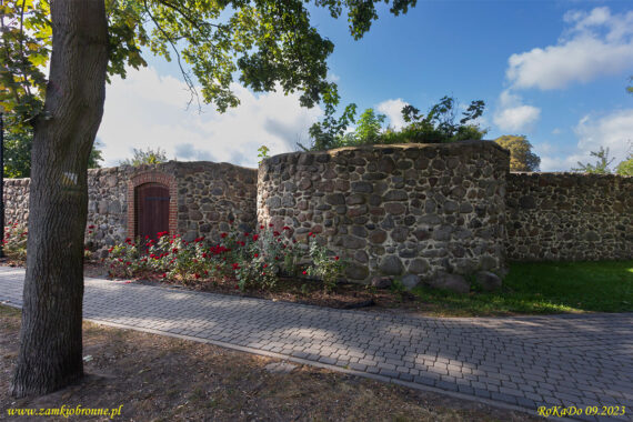 Trzcińsko miejskie mury obronne z czatownią