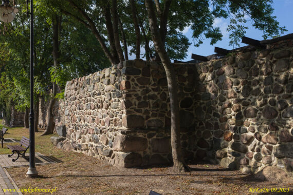 Trzcińsko miejskie mury obronne z czatownią