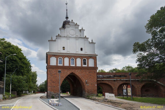 Stargard miejskie mury obronne Brama Wałowa