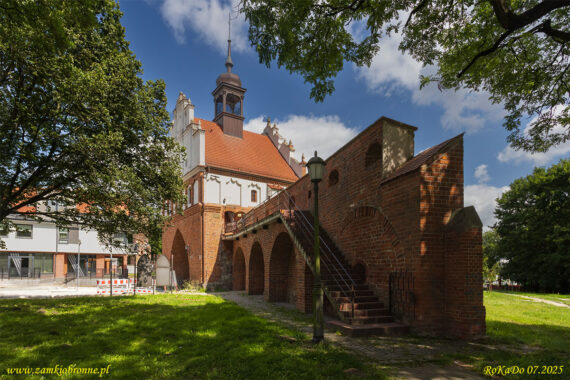 Stargard miejskie mury obronne Brama Wałowa
