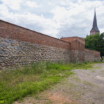 Stargard miejskie mury obronne fragment z zachowana czatownią
