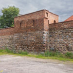 Stargard miejskie mury obronne fragment z zachowana czatownią