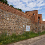 Stargard miejskie mury obronne fragment z zachowana czatownią