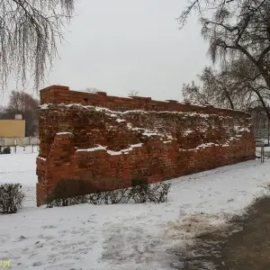 Inowrocław zachowany fragment murów obronnych